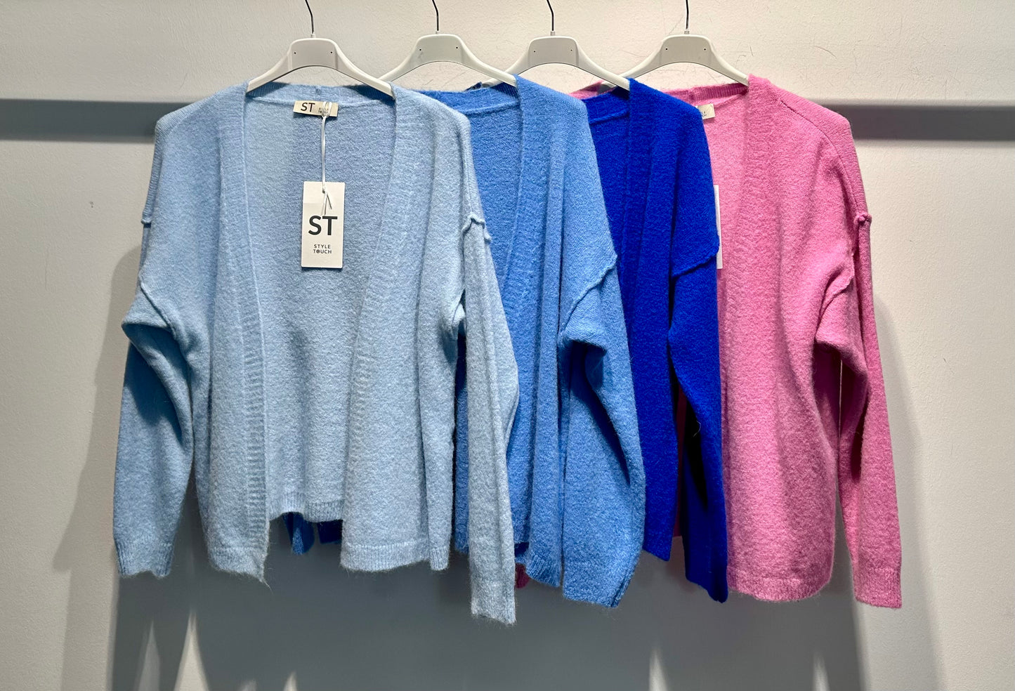 Strickjacke mit Naht