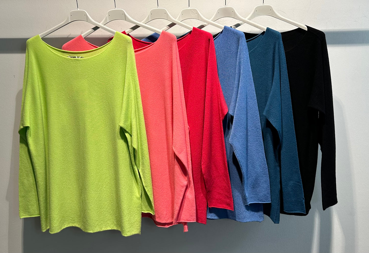 Round neck sweater