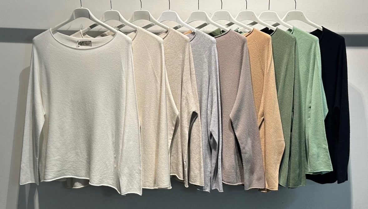 Round neck sweater